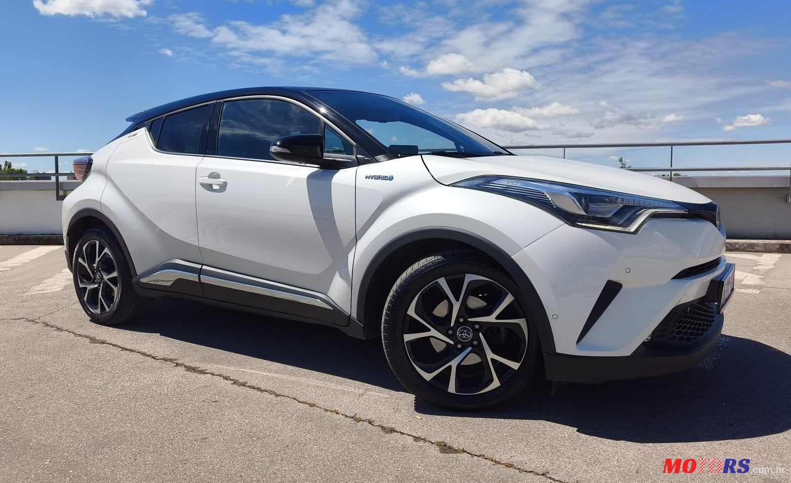 2019' Toyota C-HR 1,8 photo #2