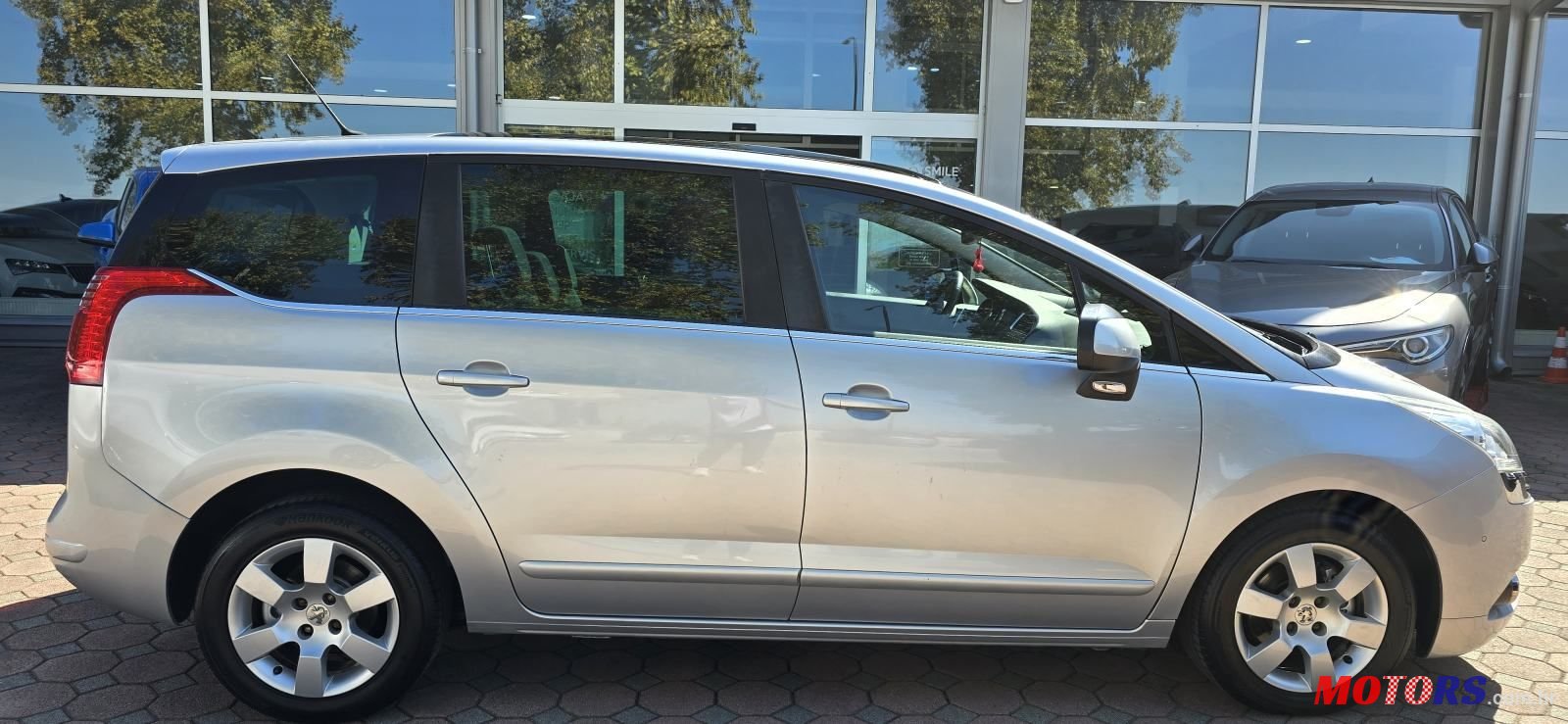 2013' Peugeot 5008 1,6 E-Hdi photo #5