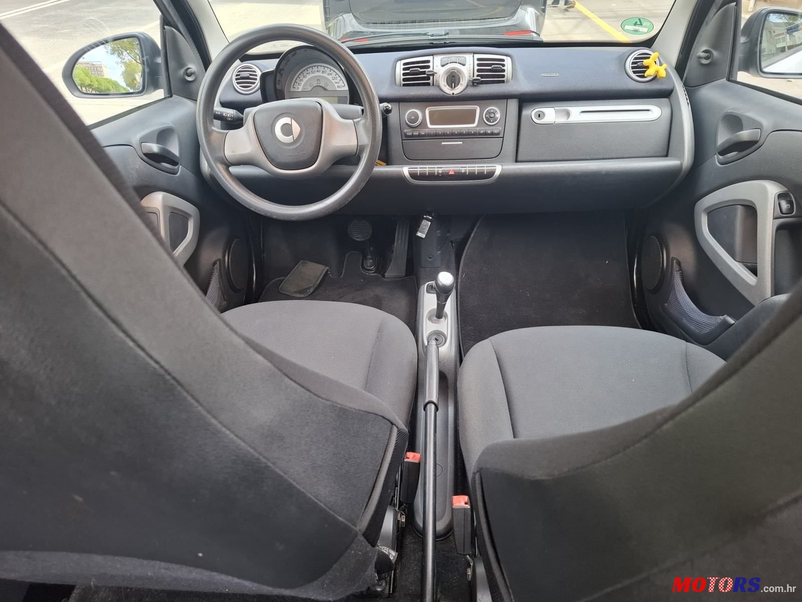 2011' Smart Fortwo photo #3