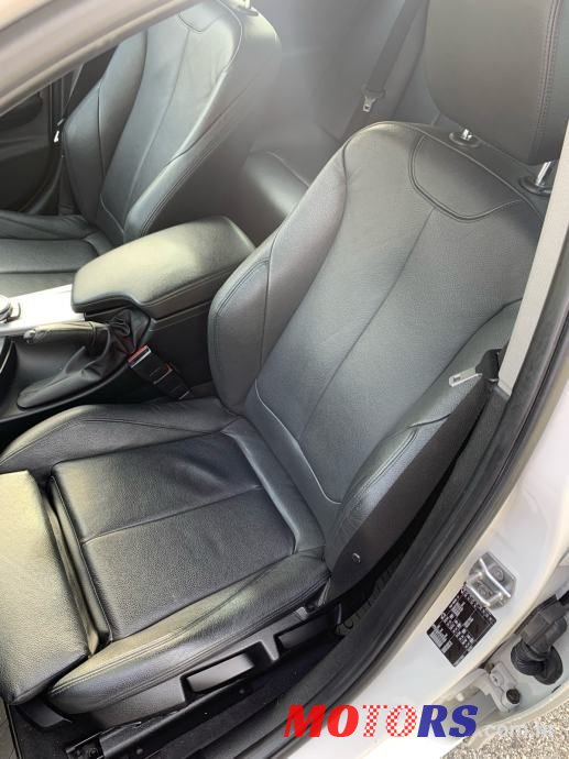 2015' BMW Serija 3 318D Sport photo #6