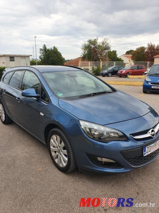 2015' Opel Astra Karavan photo #2
