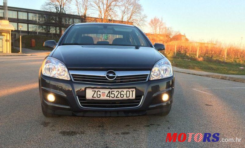 2008' Opel Astra 1,7 Cdti photo #2