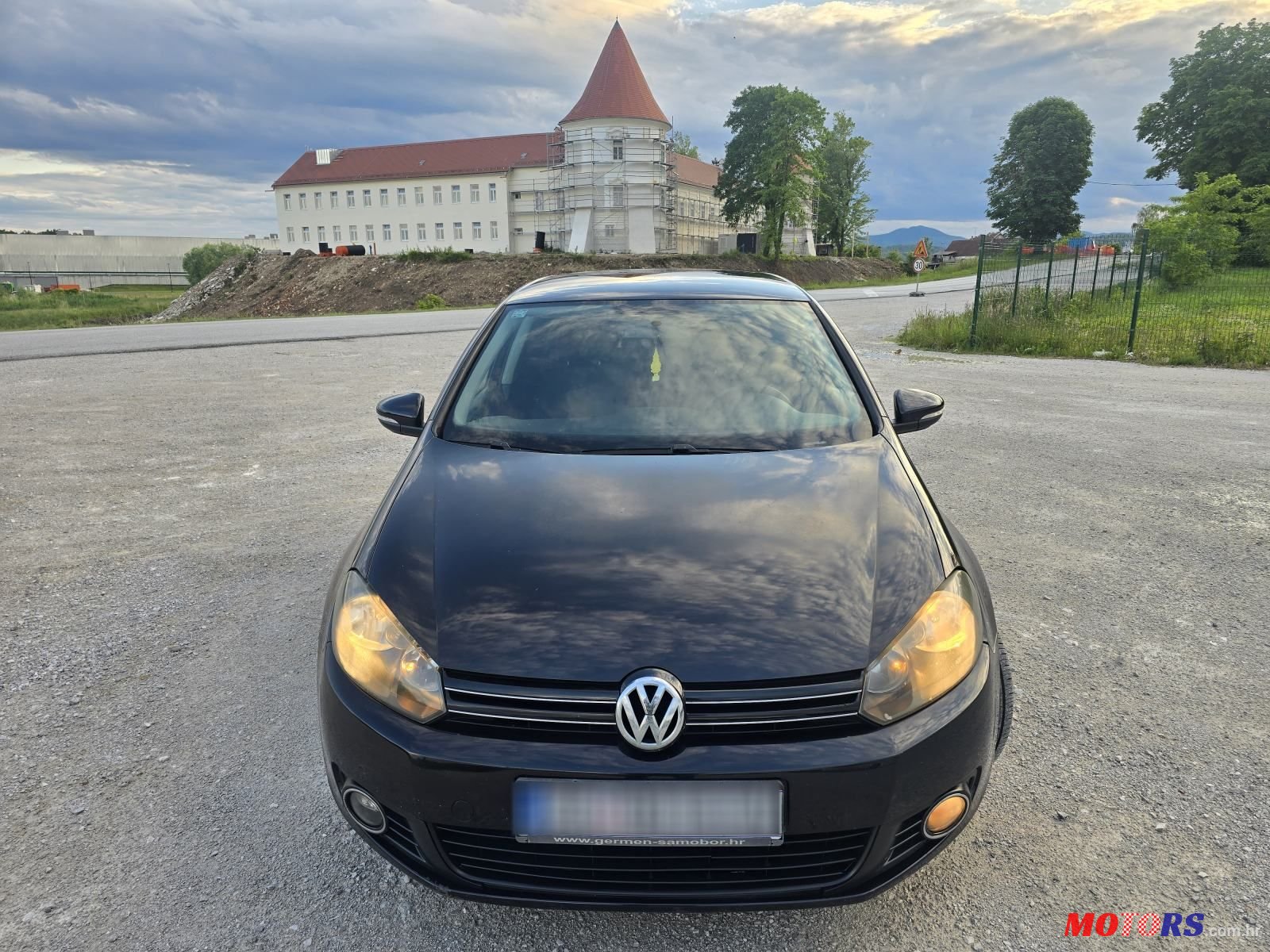 2010' Volkswagen Golf VI 1.6 photo #2