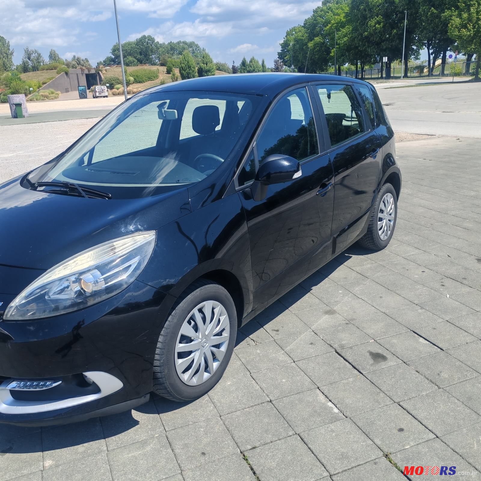 2014' Renault Scenic Dci photo #3