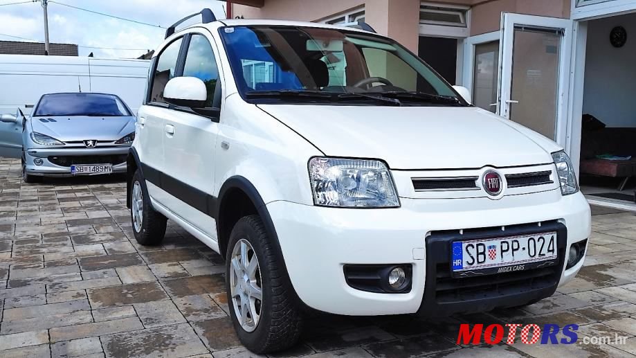 2012' Fiat Panda photo #3