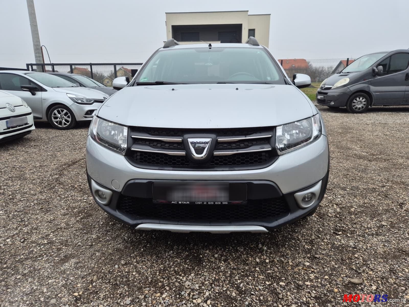 2016' Dacia Sandero photo #2