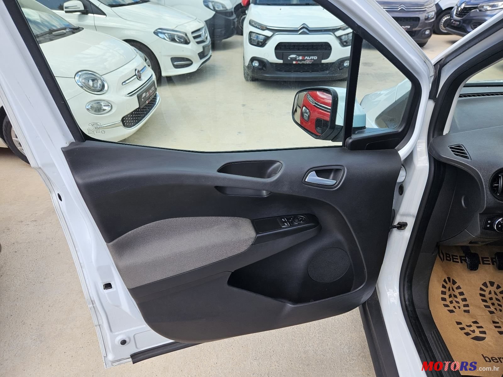 2020' Ford Tourneo Courier 1,5 Tdci photo #5