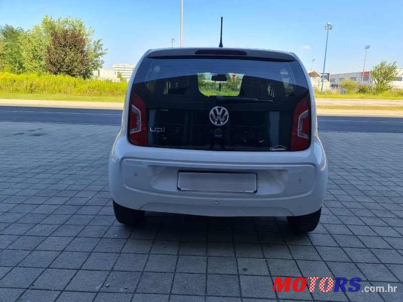 2014' Volkswagen Up! 1,0 Up! photo #4