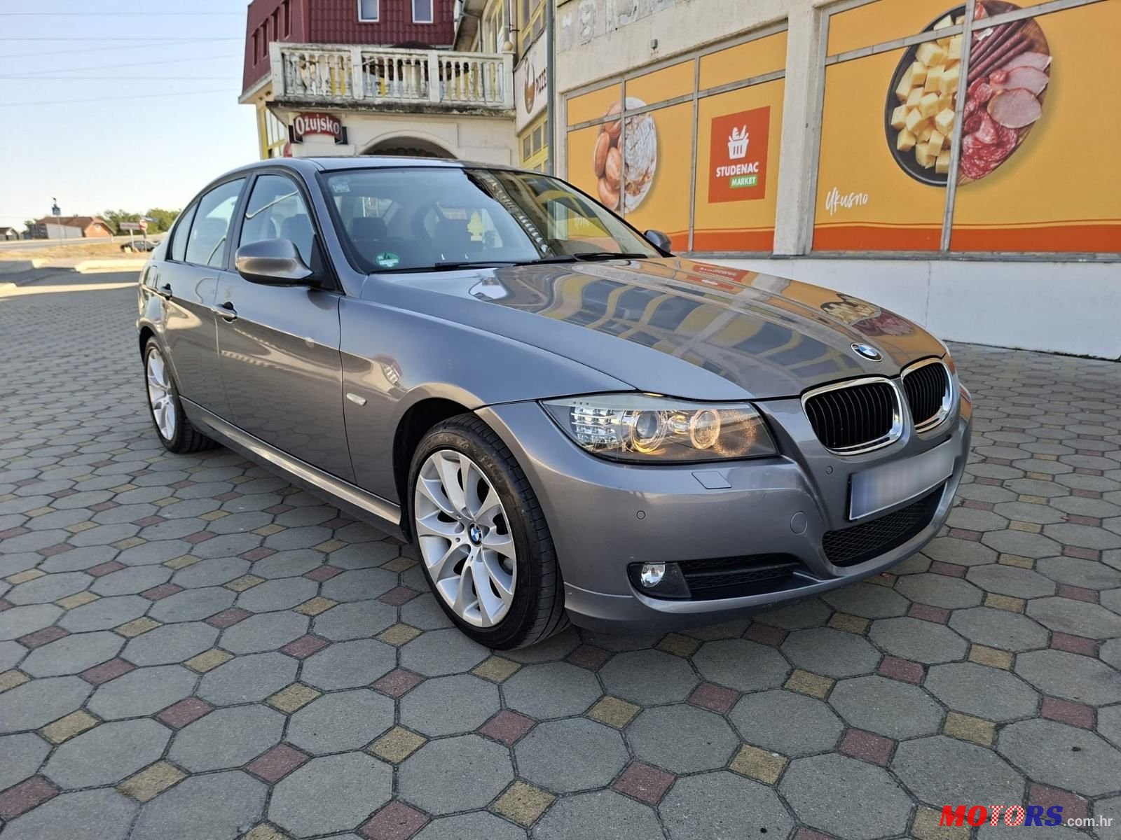 2011' BMW Serija 3 318D photo #4