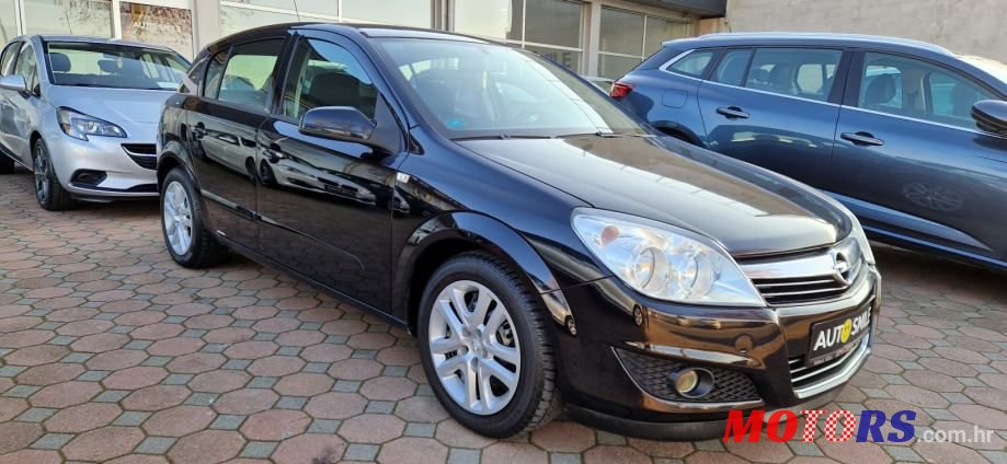 2008' Opel Astra photo #5