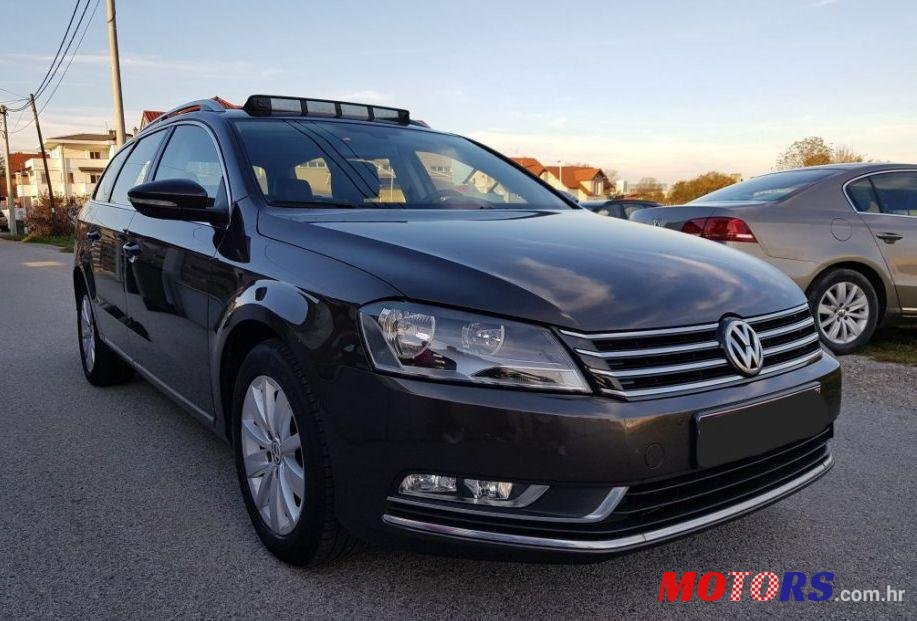 2013' Volkswagen Passat Variant photo #2