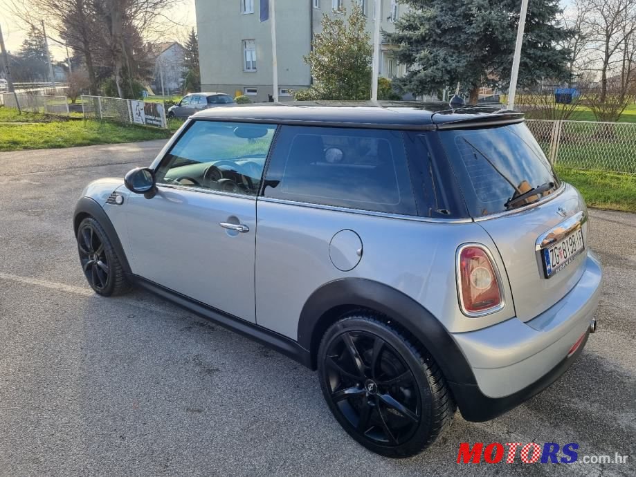 2008' MINI Cooper photo #3