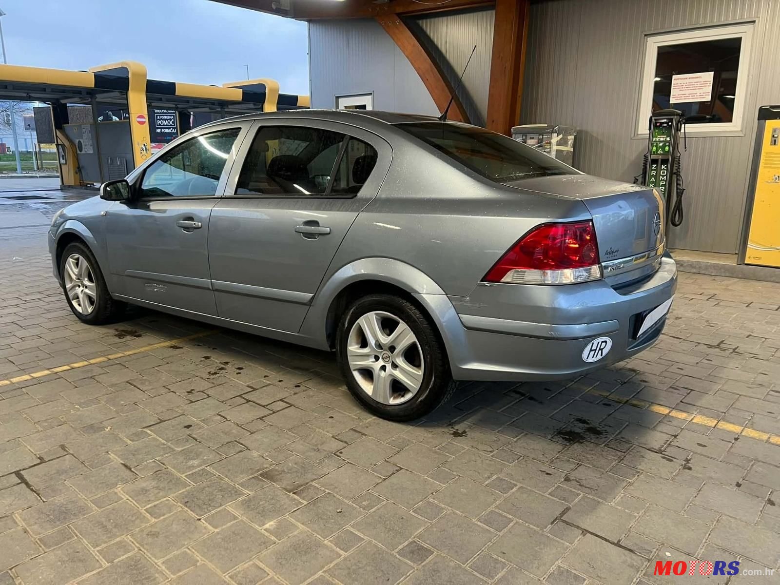 2010' Opel Astra 1,6 photo #2