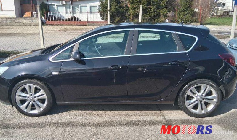 2010' Opel Astra 1,7 Cdti Eco photo #1