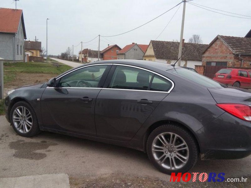 2010' Opel Insignia 2,0 Cdti photo #1