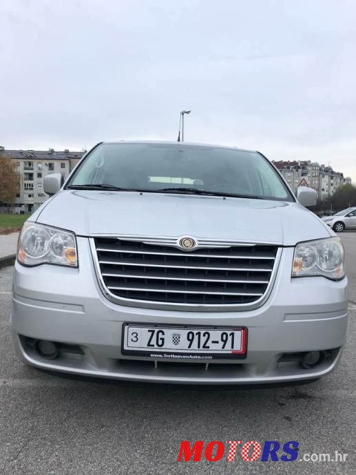 2010' Chrysler Grand Voyager photo #1