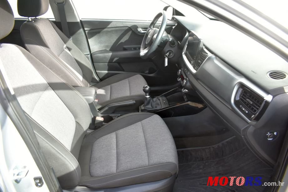 2023' Kia Stonic 1.2 Lx Urban photo #5