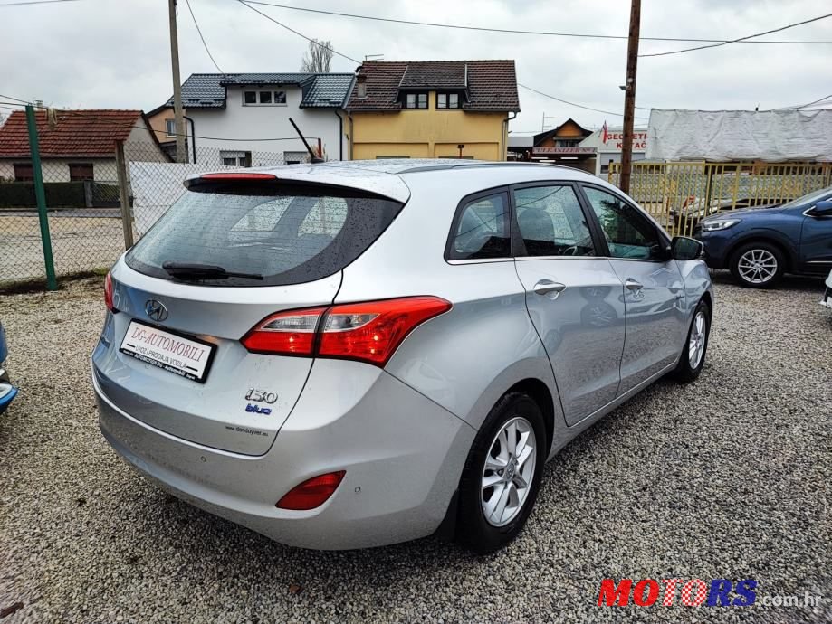 2015' Hyundai i30 Cw 1,6 Crdi photo #5