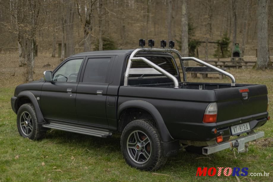 2003' Mitsubishi L200 Pick-Up photo #5