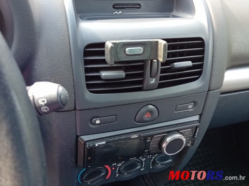 2001' Renault Clio 1,2 16V photo #6