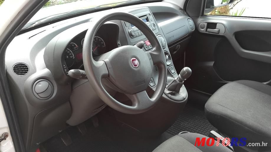 2012' Fiat Panda photo #4