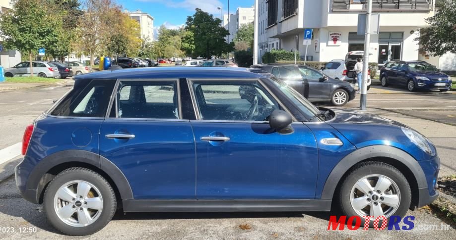 2017' MINI Cooper Diesel F55 photo #3