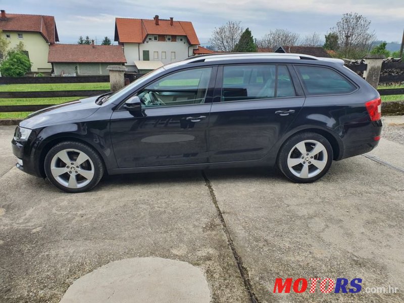 2013' Skoda Octavia Combi photo #3