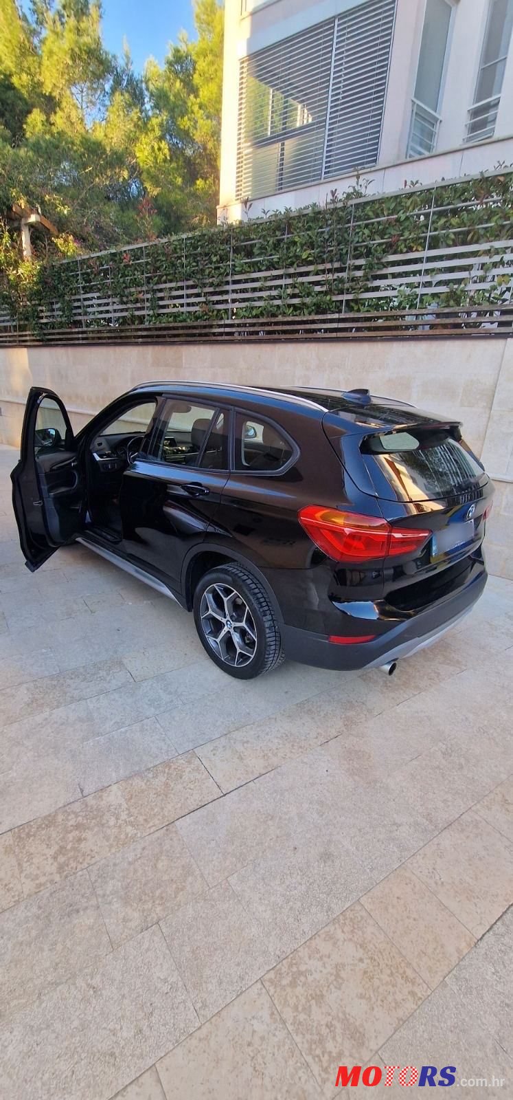 2016' BMW X1 18D photo #2