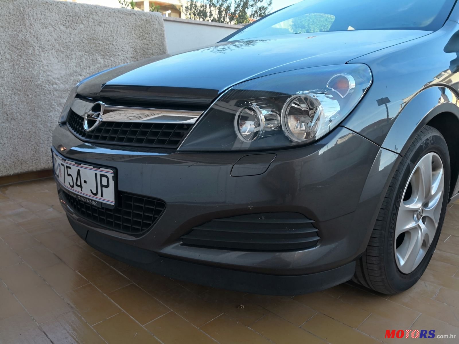 2010' Opel Astra H photo #2