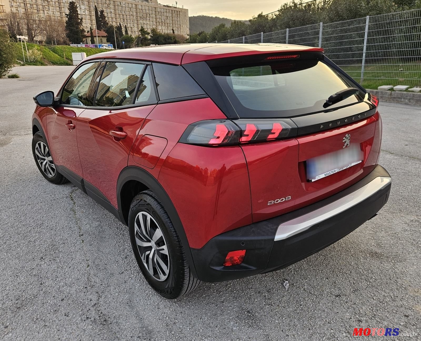 2023' Peugeot 2008 1,2 photo #4