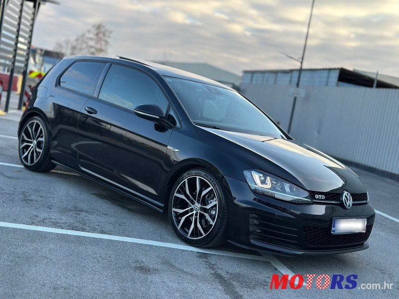 2011' Volkswagen Golf VII 2.0 Gtd photo #5