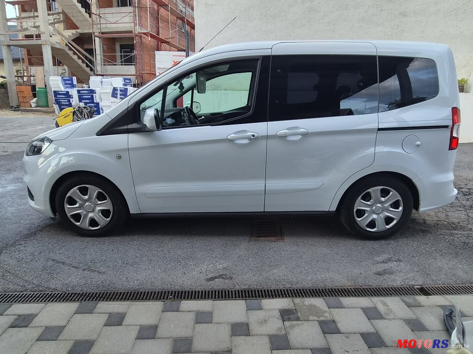 2018' Ford Tourneo Courier 1,5 Tdci photo #2
