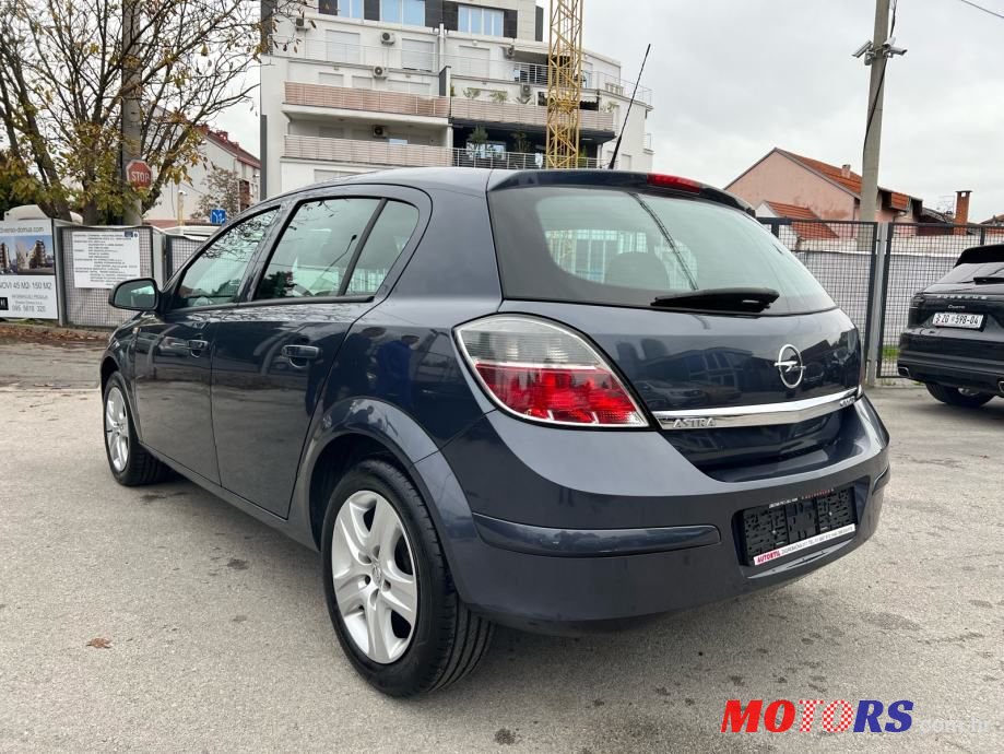 2009' Opel Astra photo #3