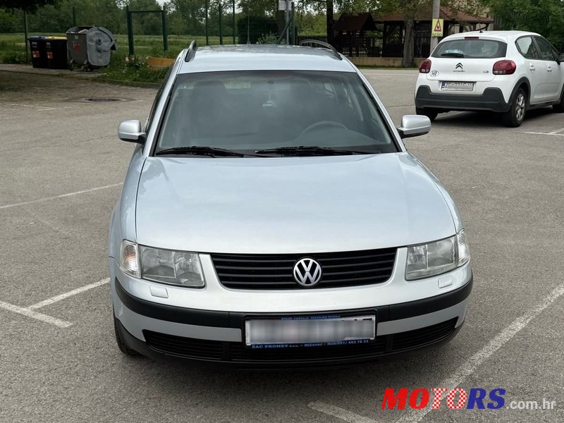 1999' Volkswagen Passat Variant photo #1