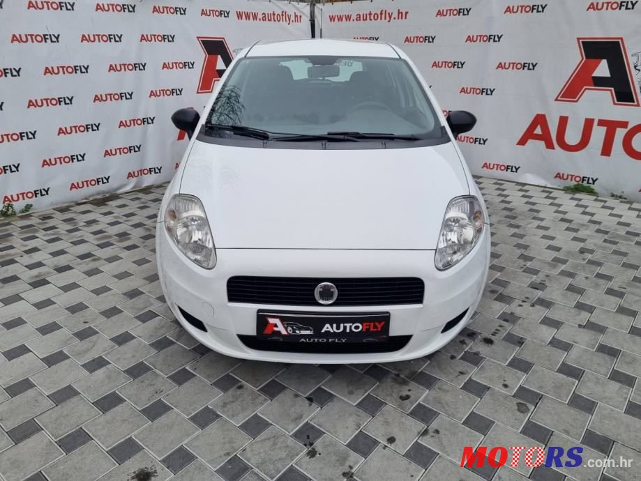 2012' Fiat Punto 1,4 8V photo #2
