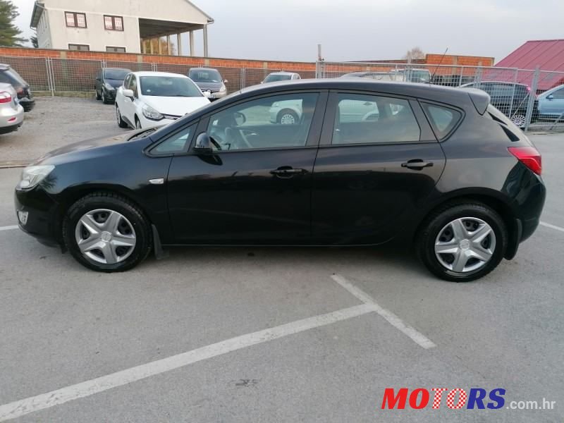 2010' Opel Astra 1,7 Cdti photo #4