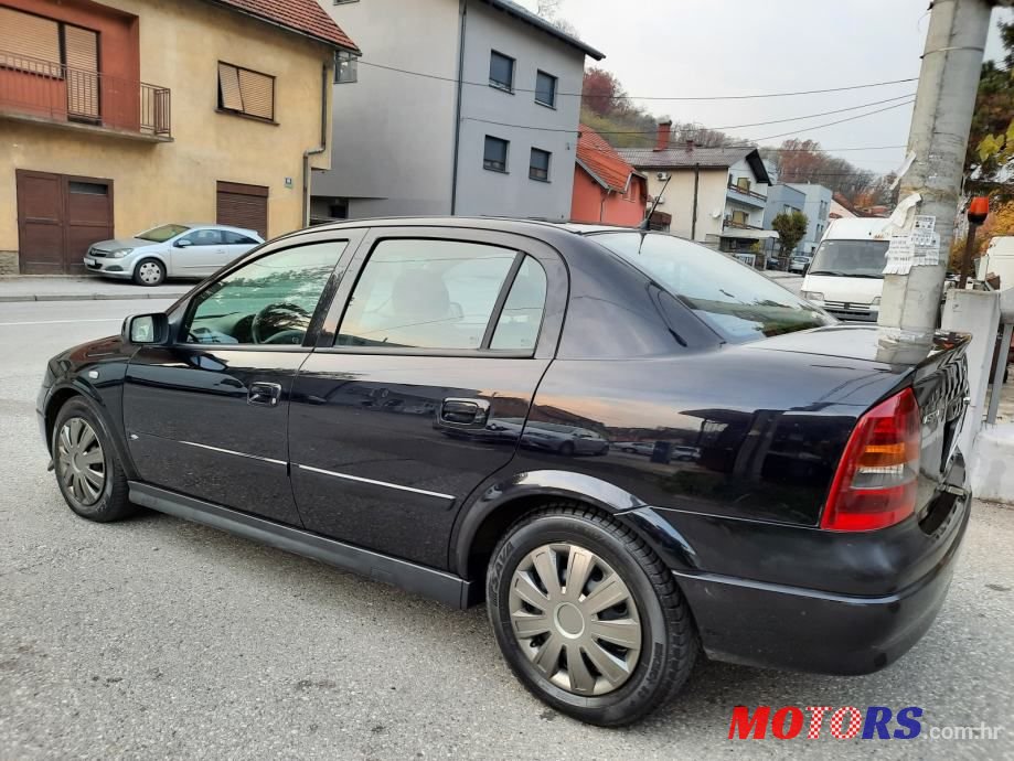 2003' Opel Astra Classic photo #1