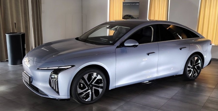 Novi Forthing je na hrvatskom tržištu: Velika limuzina s produžavačem dometa po nevjerojatnoj cijeni!