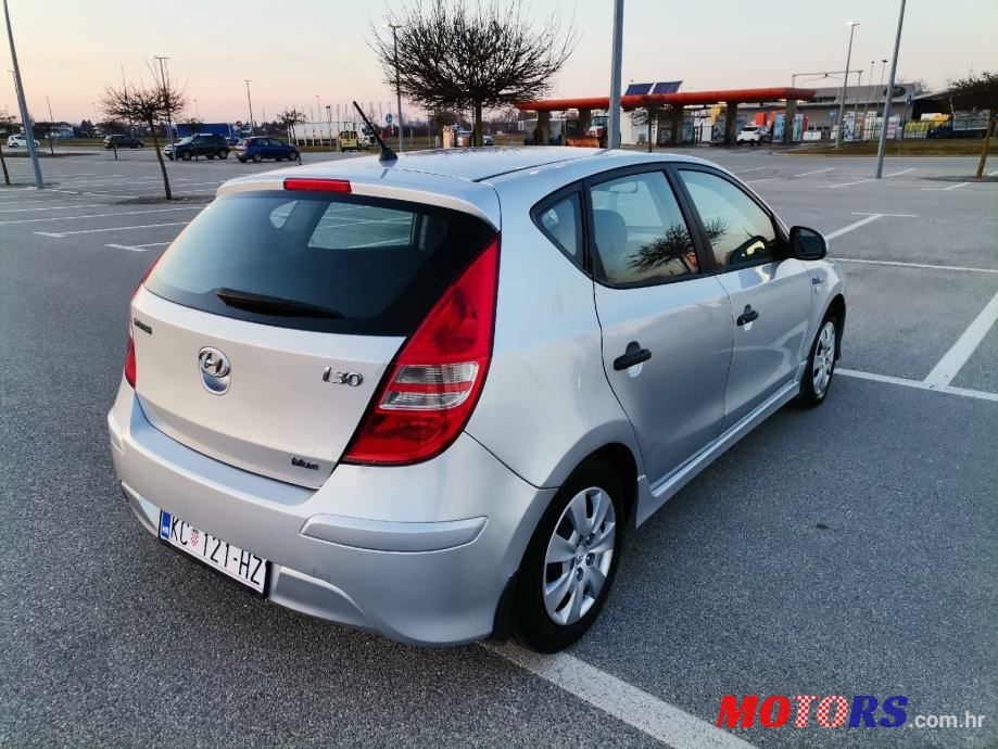 2011' Hyundai i30 1,6 Crdi photo #6