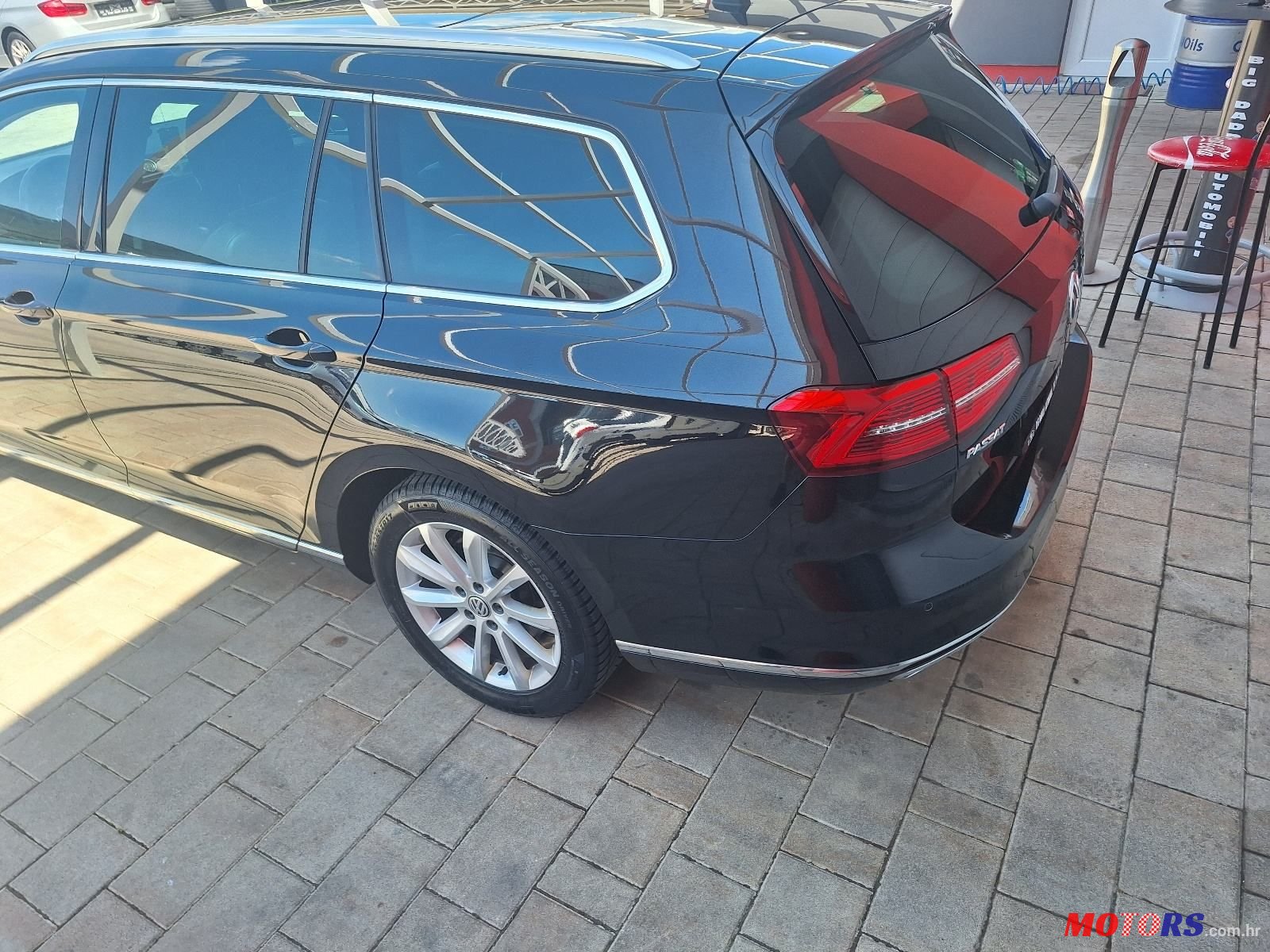 2017' Volkswagen Passat Variant photo #4