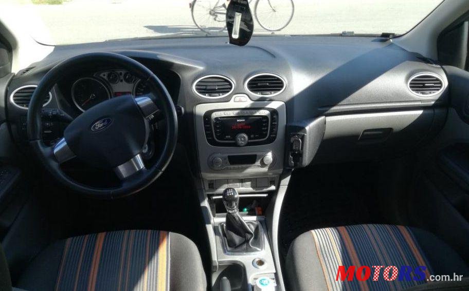 2008' Ford Focus Karavan photo #2