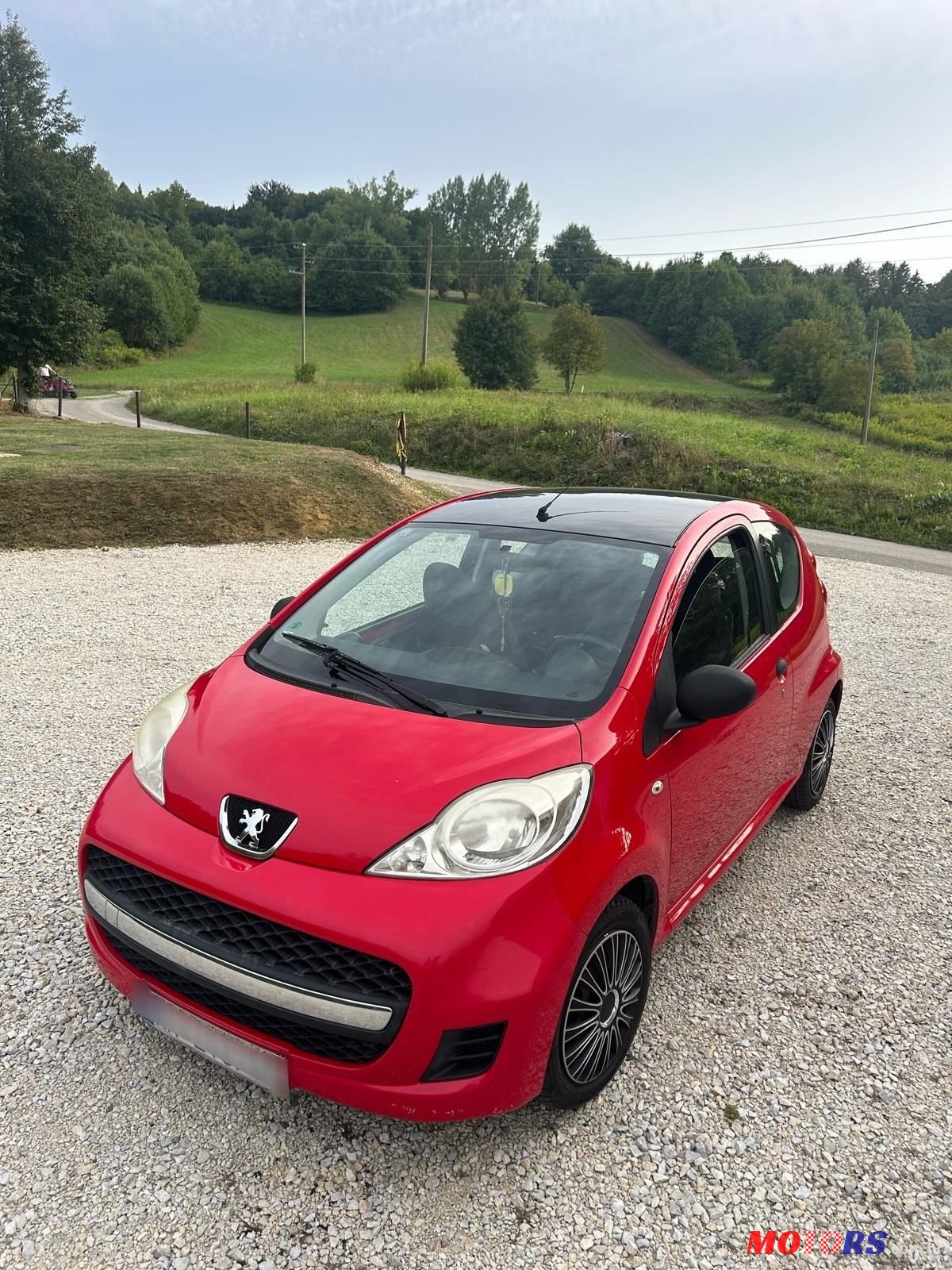2009' Peugeot 107 1,0 photo #1