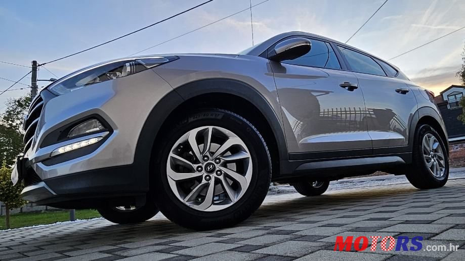 2016' Hyundai Tucson 1.7 Crdi photo #3