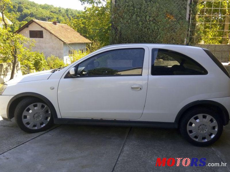 2004' Opel Corsa 1,3 Cdti photo #2