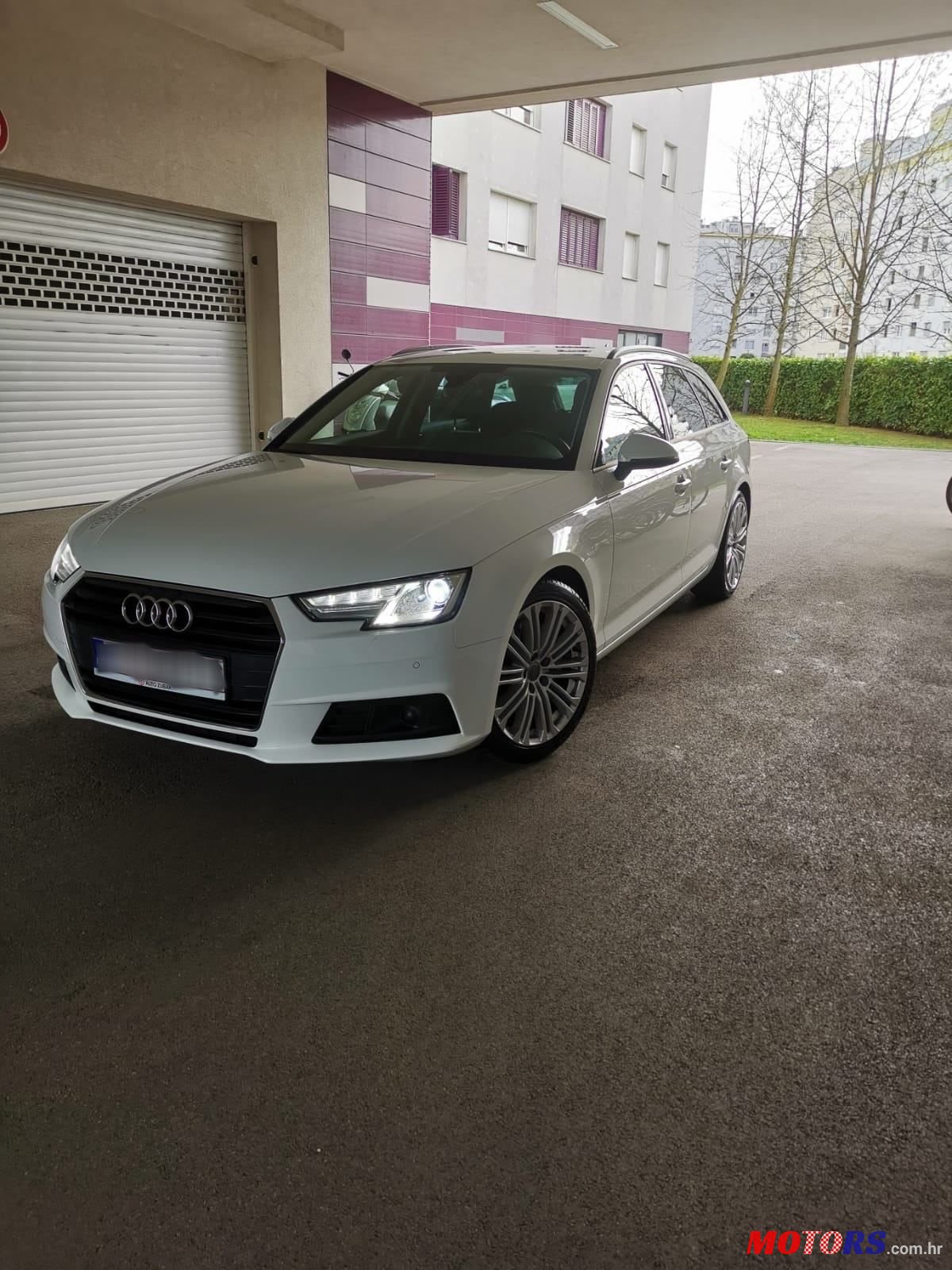 2017' Audi A4 Avant photo #1