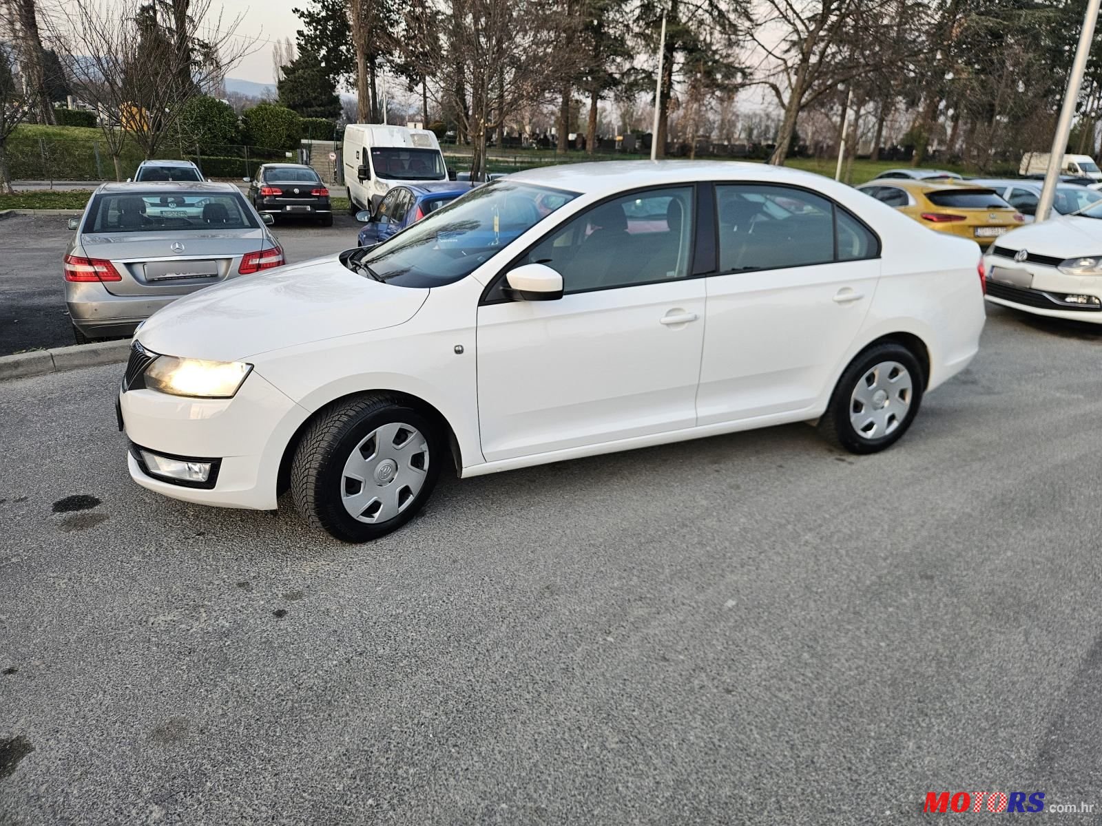 2013' Skoda Rapid 1,6 Tdi photo #3