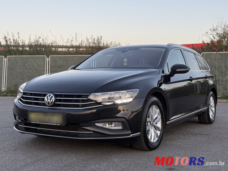 2020' Volkswagen Passat Variant photo #2