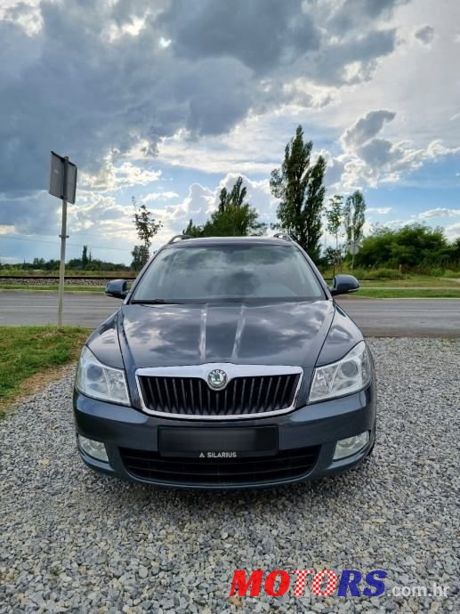 2010' Skoda Octavia Combi photo #2