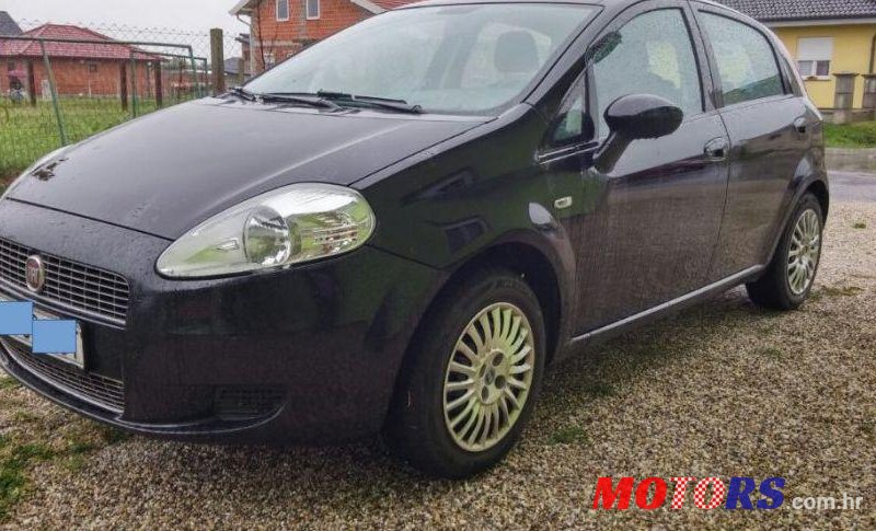 2009' Fiat Punto Evo Gradne photo #2