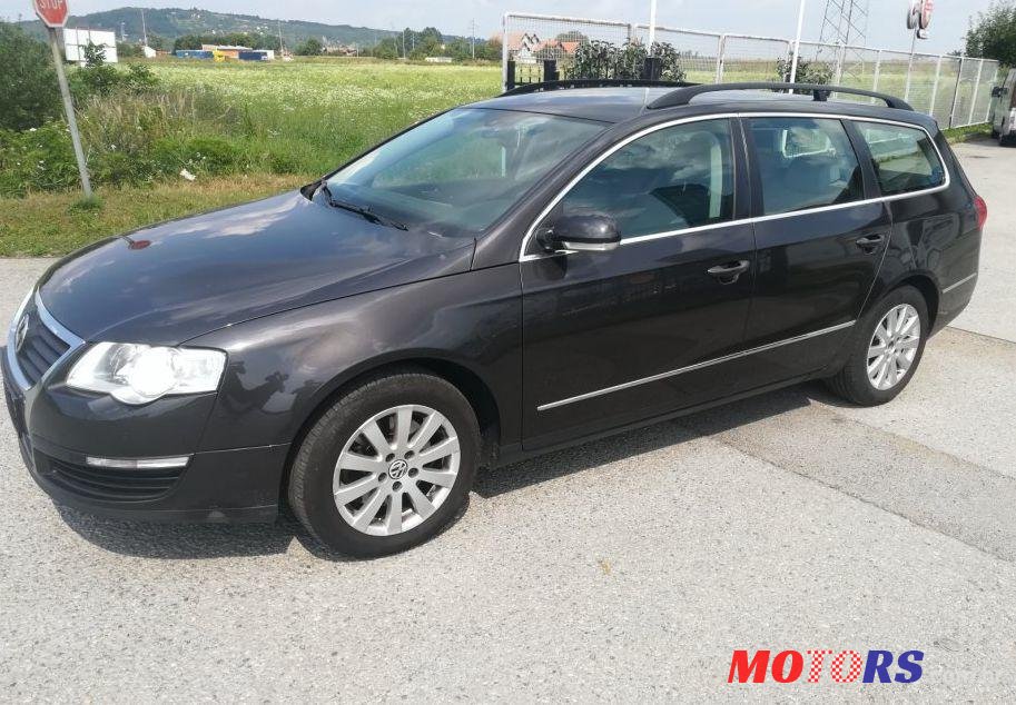 2010' Volkswagen Passat Variant 1,6 Tdi photo #1